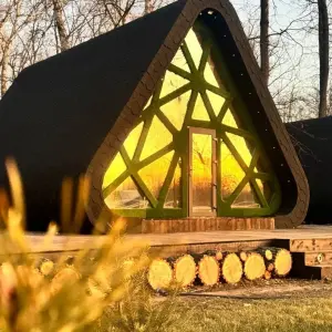 A-фрейм «Биг Хаус» с гостиной под панорамным окном до 4 гостей