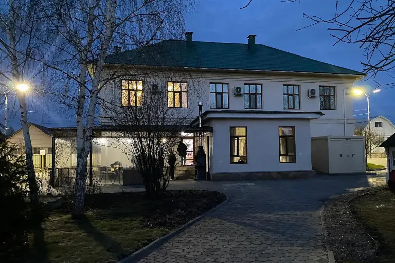 Гостевой дом на шесть номеров с сауной и бильярдом до 18 гостей, фото 2