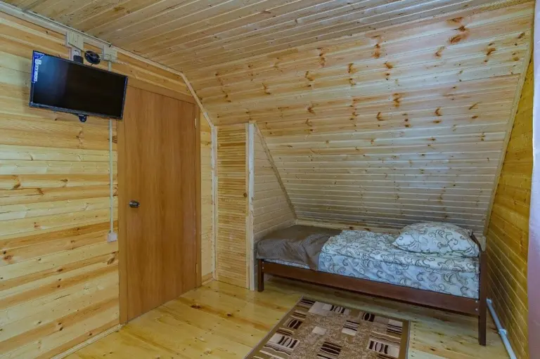 Большой коттедж под крышей с кроватями на 10 человек, фото 3