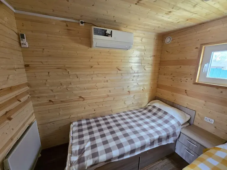 Мини-домик рыбака 20 м² с кухней и душем для двоих, фото 4