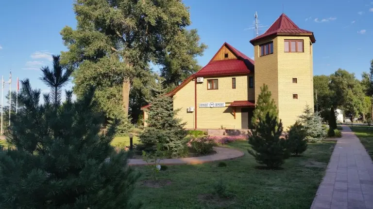Клубный дом с сауной и бильярдом до 16 гостей, Дом, Волгоград, Средняя Ахтуба