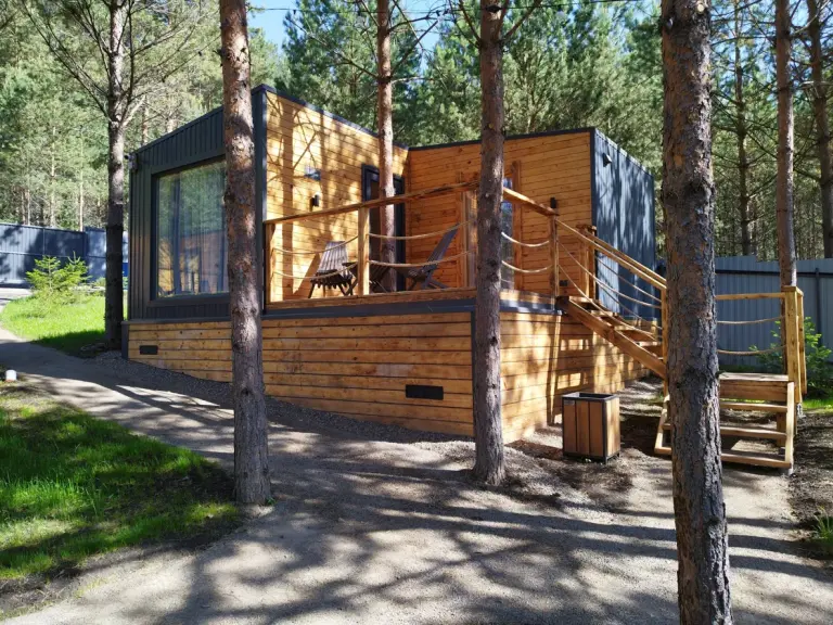 Модульный дом со спальней и гостиной до 4 гостей (5 одинаковых), Шале и барнхаусы, Гостевые домики «Манский фрейм» в посёлке Манский