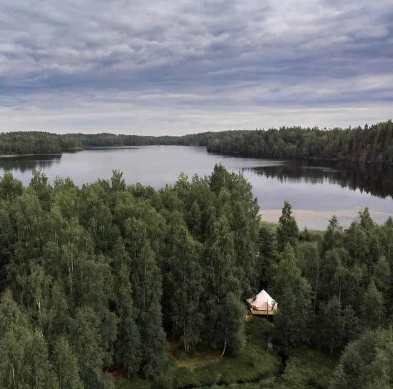 Глэмпинг Sky Wood Hills на озере Капитоновское, Глэмпинг
