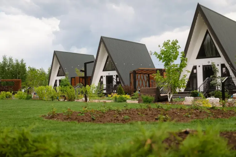 Классический А-фрейм 60 м² с банным чаном и сеткой-гамаком до 4 гостей, Глэмпинг, Подмосковье, Истра