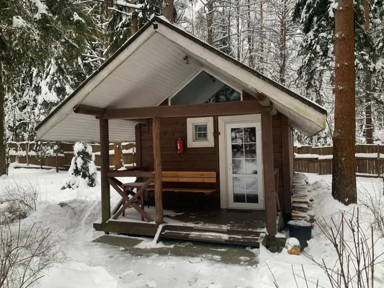 Green Forest Ecoclub: бревенчатые избы в лесу у Волги, фото 6