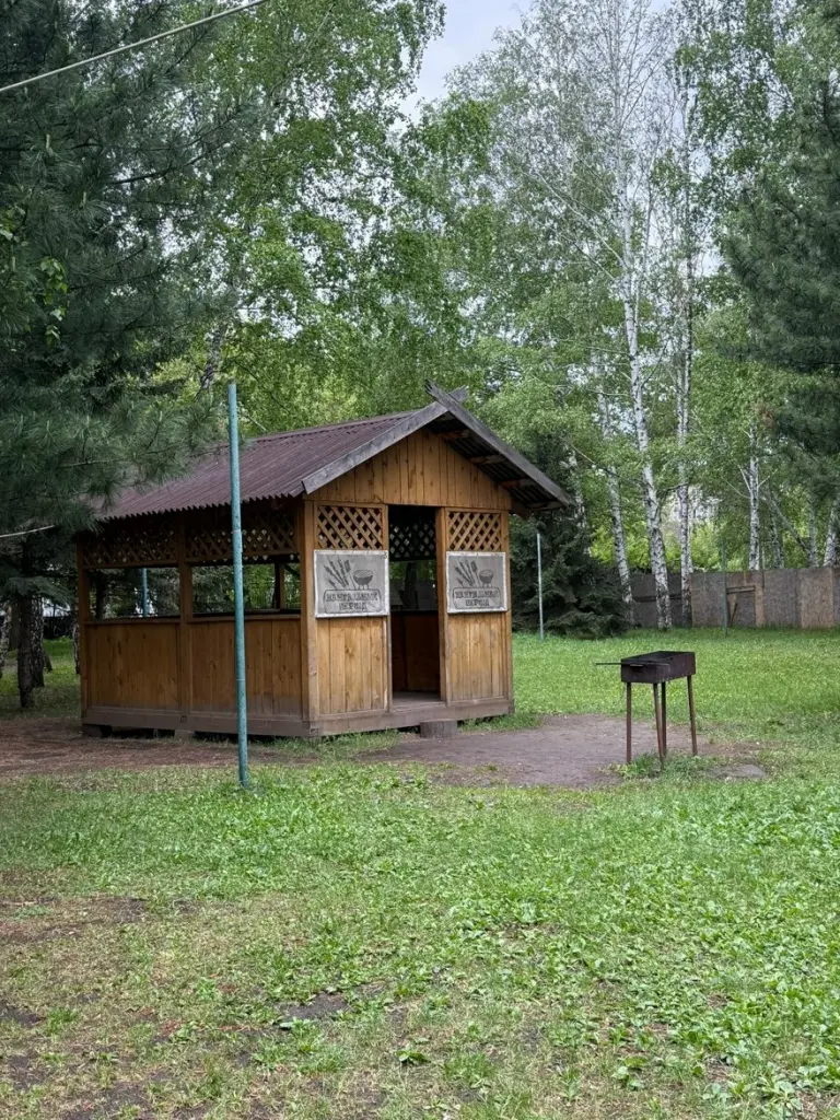 Летние беседки «Домик» с мангалом в парке «Эдельвейс» до 15 человек, фото 2